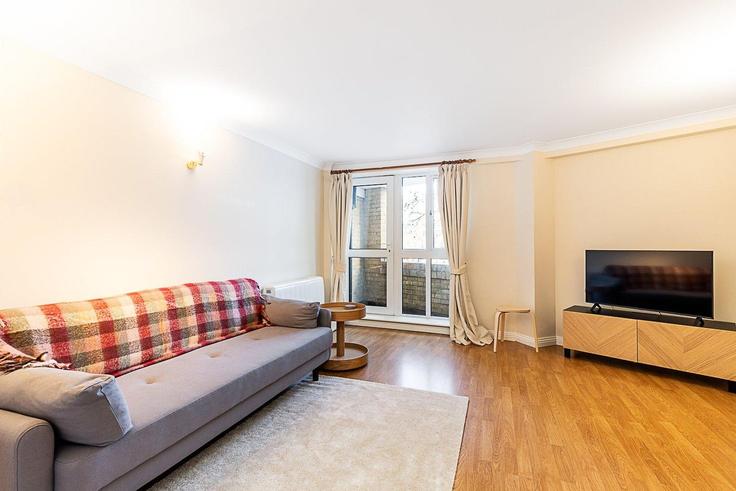 Salle de séjour élégante avec mobilier moderne dans un appartement à Building Worgan Street - city-relay-rr - 1506411 à London Borough of Southwark, London