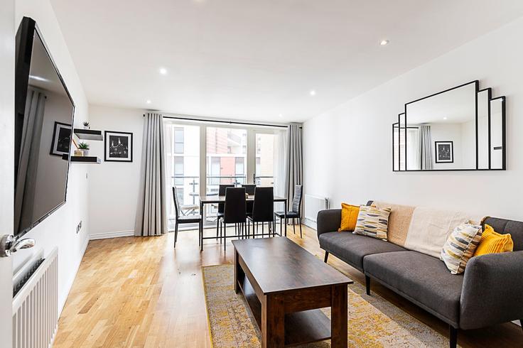 Elegantly designed living room with modern furnishings in an apartment at Building Thessaly Road - city-relay - 1237259 - LON in London Borough of Wandsworth, London