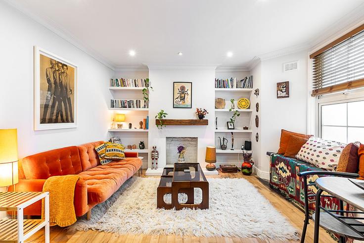 Salle de séjour élégante avec mobilier moderne dans un appartement à Building Southampton Road - city-relay - 1373040 à London Borough of Camden, London