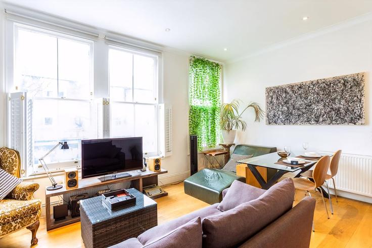 Royal Borough of Kensington and Chelsea, London에 위치한 Building Saint Helens Gardens - city-relay - 1237183 - LON 아파트의 세련된 인테리어가 돋보이는 거실 Royal Borough of Kensington and Chelsea, London에 위치한 Building Saint Helens Gardens - city-relay - 1237183 - LON 아파트의 세련된 인테리어가 돋보이는 거실
