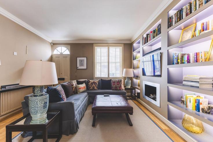 London Royal Borough of Kensington and ChelseaのBuilding Slaidburn Street - city-relay - 1355625のアパートメントにある、モダンな家具を備えたエレガントなデザインのリビングルーム London Royal Borough of Kensington and ChelseaのBuilding Slaidburn Street - city-relay - 1355625のアパートメントにある、モダンな家具を備えたエレガントなデザインのリビングルーム