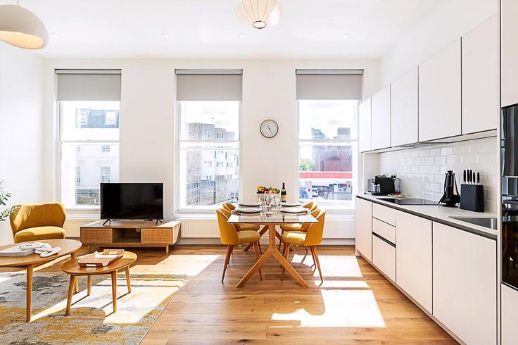 Royal Borough of Kensington and Chelsea, London에 위치한 Building Fulham Road - city-relay - 1237213 - LON 아파트의 세련된 인테리어가 돋보이는 거실 Royal Borough of Kensington and Chelsea, London에 위치한 Building Fulham Road - city-relay - 1237213 - LON 아파트의 세련된 인테리어가 돋보이는 거실