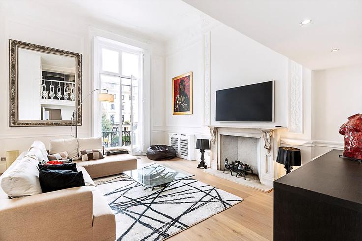 Elegant gestaltetes Wohnzimmer mit moderner Einrichtung in einer Wohnung im Building Westbourne Terrace - city-relay - 1237159 - LON in City of Westminster, London