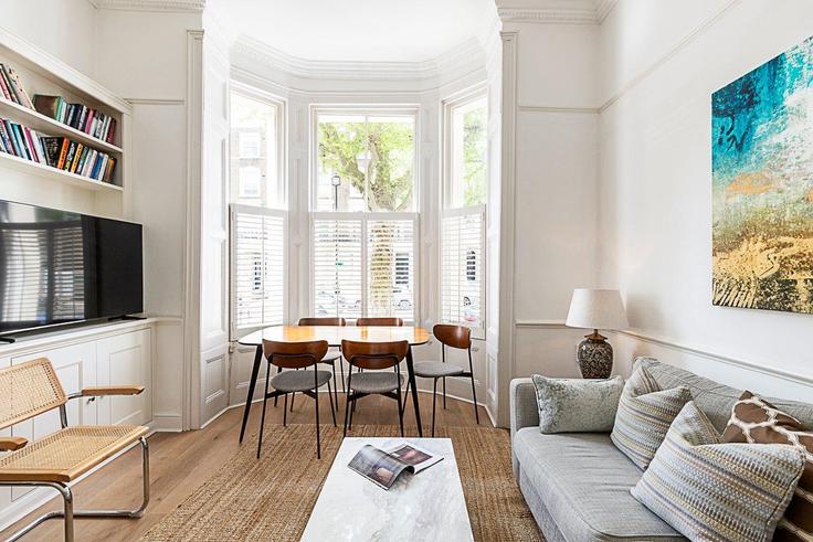 City of Westminster, London 소재 Building Warwick Avenue - city-relay - 1336848 유닛에 마련된, 현대적인 가구로 꾸며진 우아한 디자인의 거실