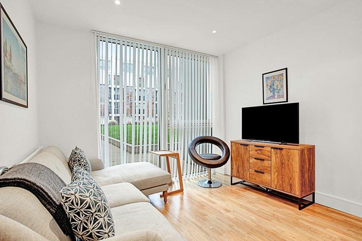 London Borough of Tower Hamlets, London에 위치한 Building Cassilis Road - city-relay - 1237188 - LON 아파트의 세련된 인테리어가 돋보이는 거실
