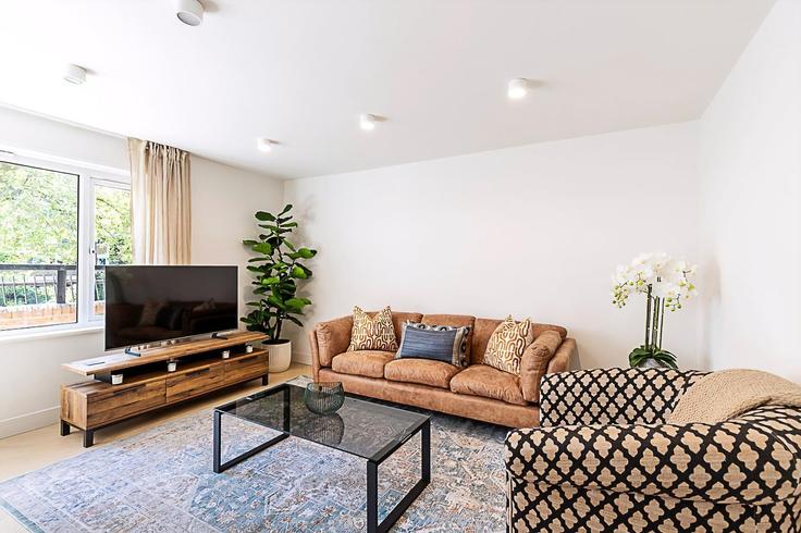 Elegant gestaltetes Wohnzimmer mit moderner Einrichtung in einer Wohnung im Building Short's Gardens - city-relay - 1237153 - LON in City of Westminster, London