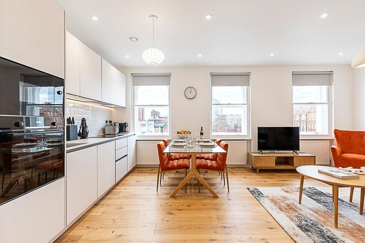Elegant gestaltetes Wohnzimmer mit moderner Einrichtung in einer Wohnung im Building Fulham Road - city-relay - 1237215 - LON in Royal Borough of Kensington and Chelsea, London