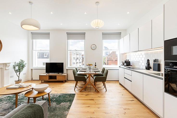 Royal Borough of Kensington and Chelsea, London에 위치한 Building Fulham Road - city-relay - 1237222 - LON 아파트의 세련된 인테리어가 돋보이는 거실 Royal Borough of Kensington and Chelsea, London에 위치한 Building Fulham Road - city-relay - 1237222 - LON 아파트의 세련된 인테리어가 돋보이는 거실
