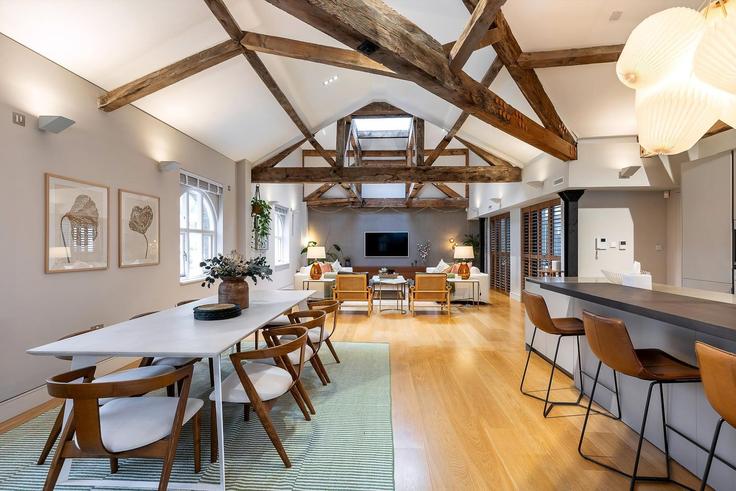 London Borough of Southwark, London 소재 Building New Globe Walk - city-relay - 1237232 - LON 유닛에 마련된, 현대적인 가구로 꾸며진 우아한 디자인의 거실