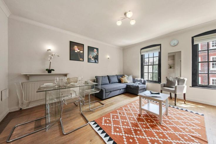 Salle de séjour élégante avec mobilier moderne dans un appartement à Building Folgate Street - city-stay-aparts - 1504956 à London Borough of Tower Hamlets, London