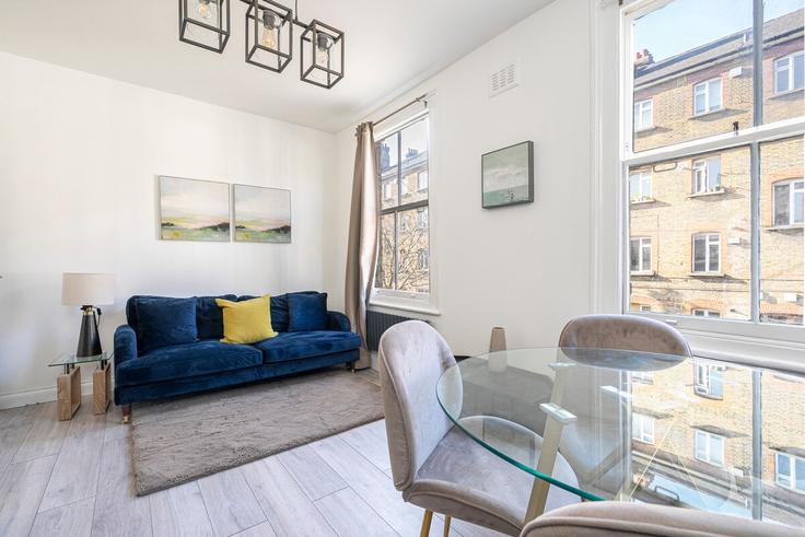 Building Villiers Road - citygate-homes - 1594037 adresindeki bir dairede modern mobilyalarla zarif bir şekilde tasarlanmış oturma odası London Borough of Brent, London