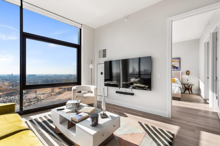 Elegante sala de estar con mobiliario moderno en un apartamento en Building North Kingsbury Street - cloud9-guesty - 1029601 - CHI en Chicago, Chicago