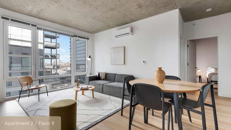 Chicago ChicagoのBuilding West Blackhawk Street - cloud9-guesty - 1243849 - CHIのアパートメントにある、モダンな家具を備えたエレガントなデザインのリビングルーム Chicago ChicagoのBuilding West Blackhawk Street - cloud9-guesty - 1243849 - CHIのアパートメントにある、モダンな家具を備えたエレガントなデザインのリビングルーム