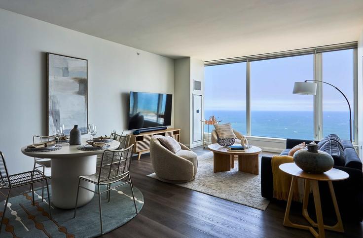 Elegante sala de estar con mobiliario moderno en un apartamento en Building South Michigan Avenue - cloud9-guesty - 1250691 - CHI en Chicago, Chicago Elegante sala de estar con mobiliario moderno en un apartamento en Building South Michigan Avenue - cloud9-guesty - 1250691 - CHI en Chicago, Chicago