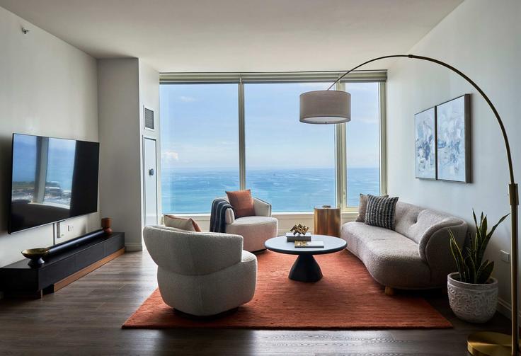 Elegant gestaltetes Wohnzimmer mit moderner Einrichtung in einer Wohnung im Building South Michigan Avenue - cloud9-guesty - 1287551 - CHI in Chicago, Chicago Elegant gestaltetes Wohnzimmer mit moderner Einrichtung in einer Wohnung im Building South Michigan Avenue - cloud9-guesty - 1287551 - CHI in Chicago, Chicago