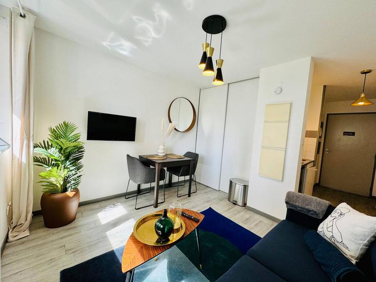 3rd arrondissement, Lyon에 위치한 Building Rue Moncey - cocon-agency - 1364670 아파트의 세련된 인테리어가 돋보이는 거실