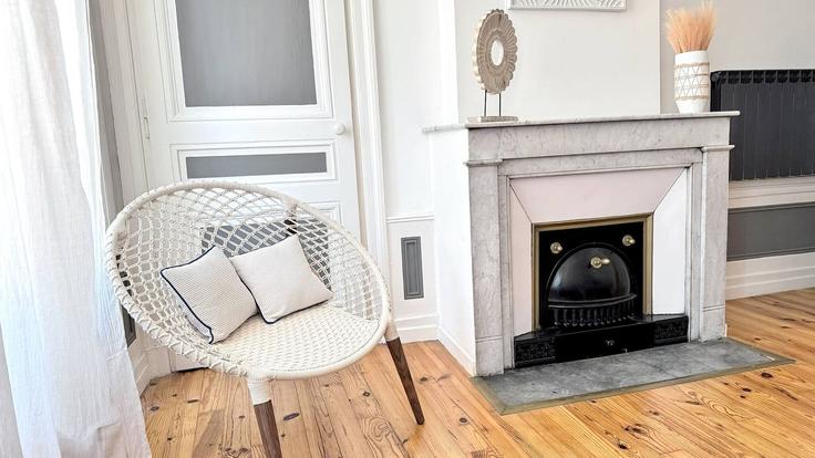 2nd arrondissement, Lyon에 위치한 Building Rue de la République - cocon-agency - 1364661 아파트의 세련된 인테리어가 돋보이는 거실 2nd arrondissement, Lyon에 위치한 Building Rue de la République - cocon-agency - 1364661 아파트의 세련된 인테리어가 돋보이는 거실