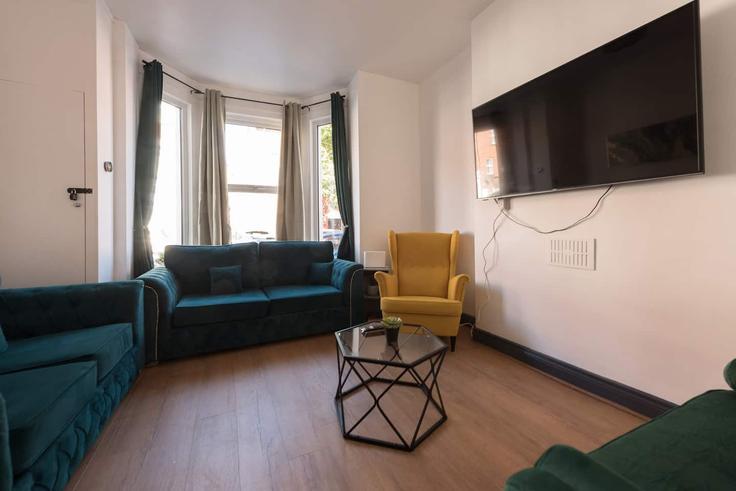 Belfast, Belfast에 위치한 Building Fitzroy Avenue - comfy-belfast-stays - 1524816 유닛의 세련된 인테리어가 돋보이는 거실