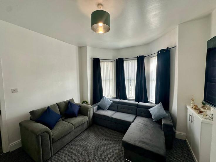 Belfast, Belfast에 위치한 Building Falls Road - comfy-belfast-stays - 1524824 유닛의 세련된 인테리어가 돋보이는 거실