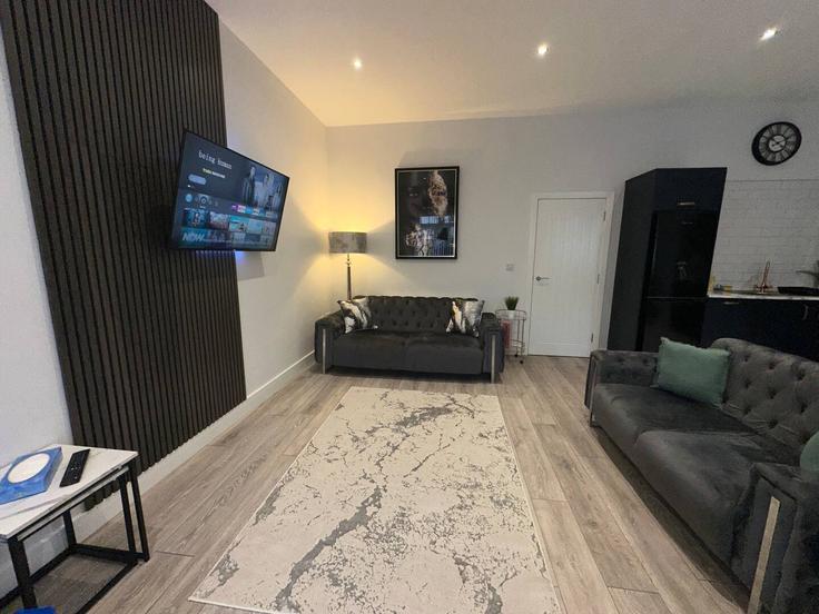 Belfast, Belfast에 위치한 Building Castlereagh Road - comfy-belfast-stays - 1524815 유닛의 세련된 인테리어가 돋보이는 거실