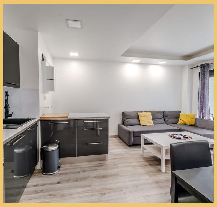 Saint-Julien-en-Genevois, Saint-Julien-en-Genevois에 위치한 Building Route des Vignes - conciergerie-leman - 1492177 유닛의 세련된 인테리어가 돋보이는 거실