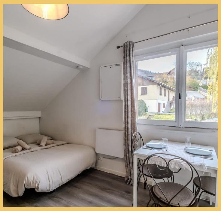 Étrembières, Étrembières에 위치한 Building Route de Reignier - conciergerie-leman - 1492154 유닛의 세련된 인테리어가 돋보이는 거실