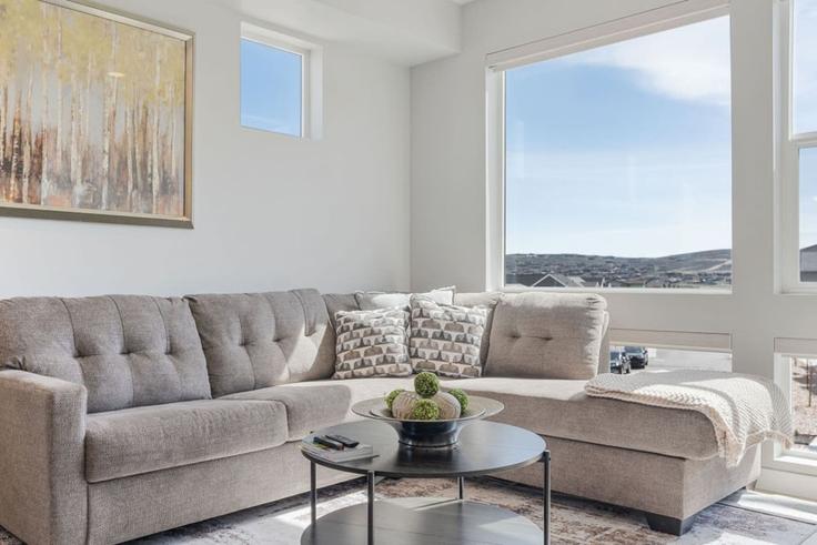 East Basin, East Basin에 위치한 Building Bluestem Lane - conmigo-vacation-rentals - 1249880 - USA 유닛의 세련된 인테리어가 돋보이는 거실