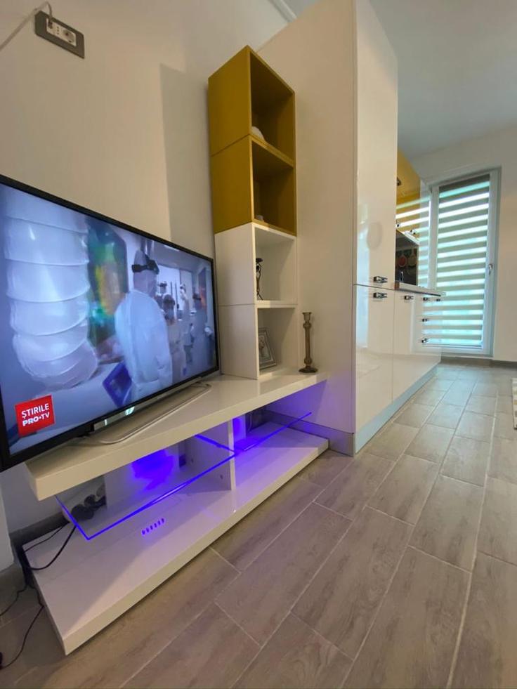 Mamaia-Sat, Mamaia-Sat에 위치한 Building Aleea D 30 - constantin-mirauta - 1492249 유닛의 세련된 인테리어가 돋보이는 거실