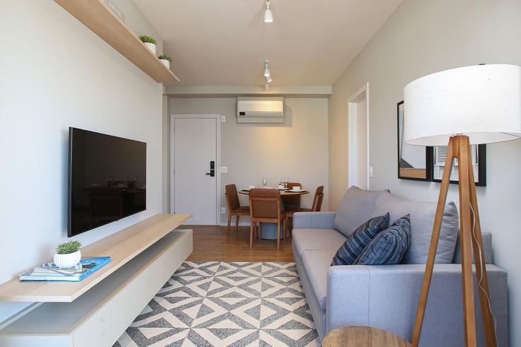 Pinheiros, São Paulo에 위치한 Building Rua dos Cariris - conviva-stay - 1541073 유닛의 세련된 인테리어가 돋보이는 거실