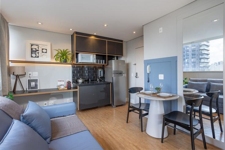 Vila Olímpia, São Paulo에 위치한 Building Rua Elvira Ferraz - conviva-stay - 1539080 유닛의 세련된 인테리어가 돋보이는 거실