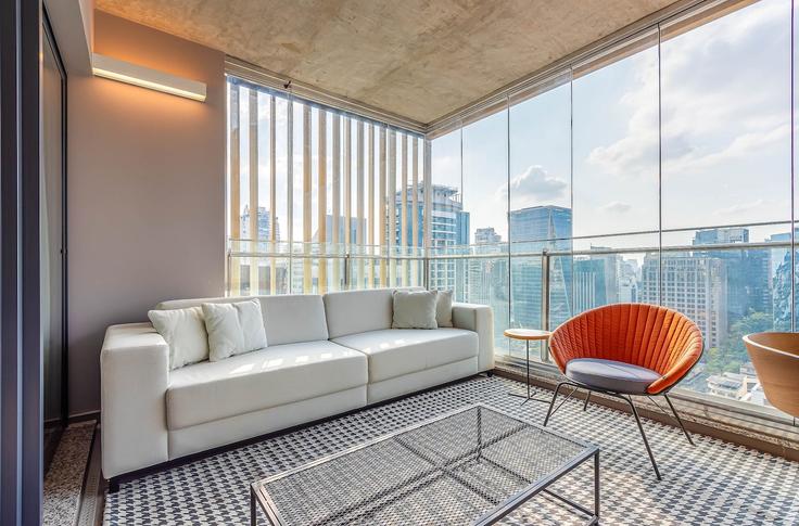 Elegante sala de estar con mobiliario moderno en un apartamento en Building Rua Clodomiro Amazonas - conviva-stay - 1539109 en Vila Nova Conceição, São Paulo Elegante sala de estar con mobiliario moderno en un apartamento en Building Rua Clodomiro Amazonas - conviva-stay - 1539109 en Vila Nova Conceição, São Paulo