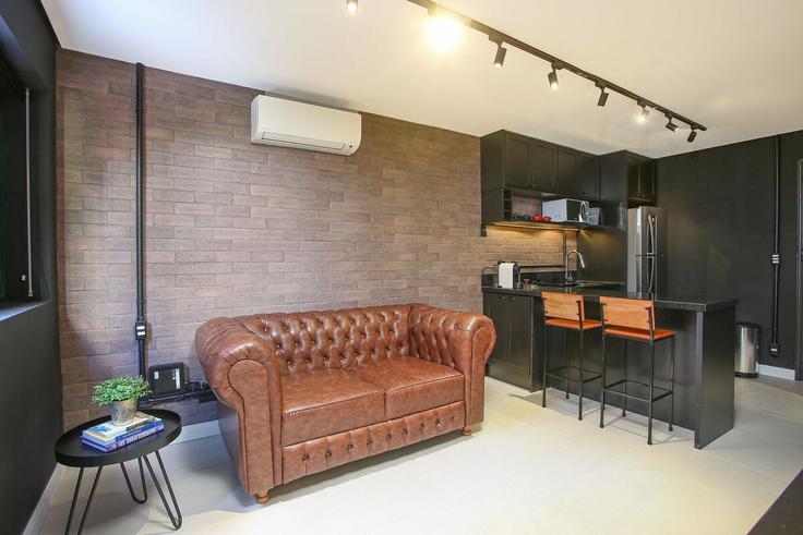 Elegant gestaltetes Wohnzimmer mit moderner Einrichtung in einer Wohnung im Building Rua Jerônimo da Veiga - conviva-stay - 1539087 in Itaim Bibi, São Paulo