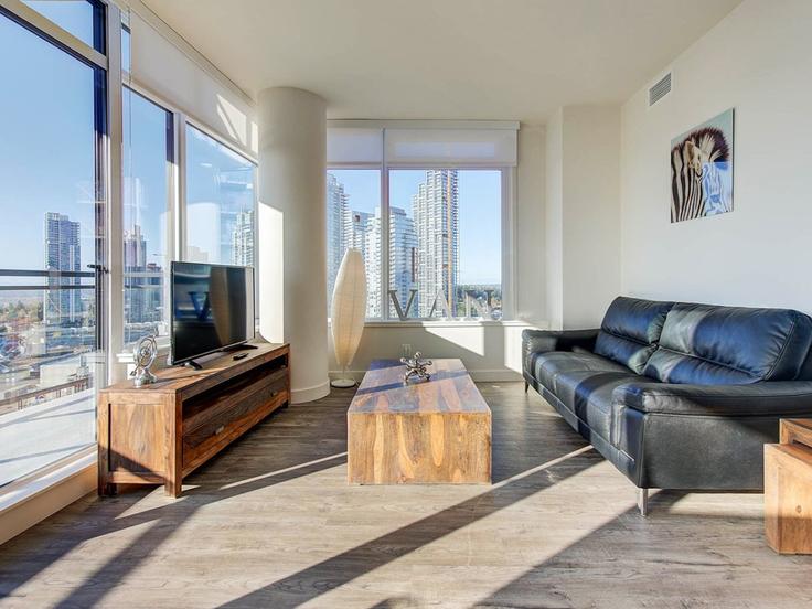 Building Hazel Street - corporate-stays - 1222998 - TOR adresindeki bir dairede modern mobilyalarla zarif bir şekilde tasarlanmış oturma odası Burnaby, Burnaby Building Hazel Street - corporate-stays - 1222998 - TOR adresindeki bir dairede modern mobilyalarla zarif bir şekilde tasarlanmış oturma odası Burnaby, Burnaby