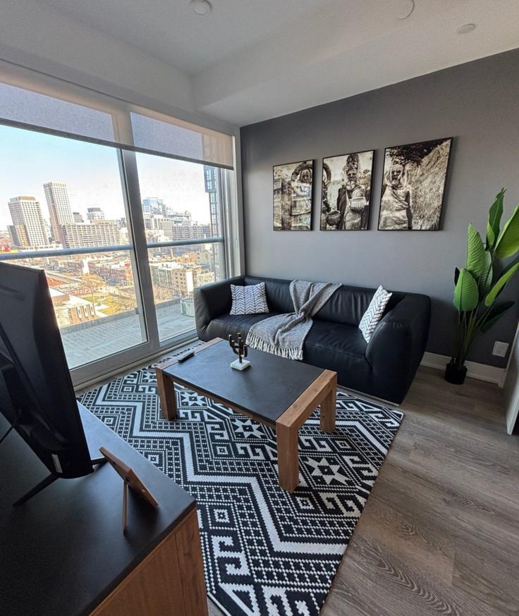 Old Toronto, Toronto에 위치한 Building Dalhousie Street - corporate-stays - 1261980 유닛의 세련된 인테리어가 돋보이는 거실