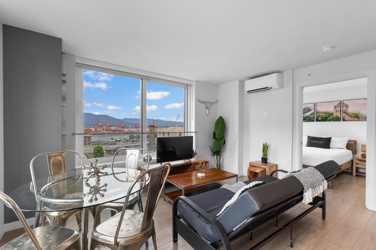 Building Richards Street - corporate-stays - 1358023 adresindeki bir dairede modern mobilyalarla zarif bir şekilde tasarlanmış oturma odası Vancouver, Vancouver Building Richards Street - corporate-stays - 1358023 adresindeki bir dairede modern mobilyalarla zarif bir şekilde tasarlanmış oturma odası Vancouver, Vancouver