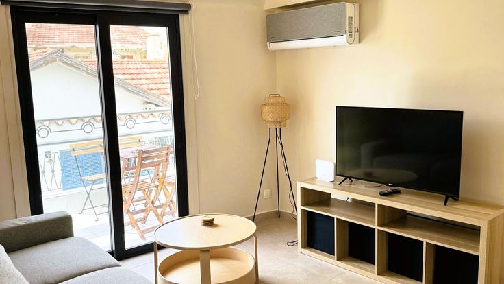Building Ploutarchou No 8 - cosy-spot - 1638743 adresindeki bir dairede modern mobilyalarla zarif bir şekilde tasarlanmış oturma odası Nicosia, Nicosia Building Ploutarchou No 8 - cosy-spot - 1638743 adresindeki bir dairede modern mobilyalarla zarif bir şekilde tasarlanmış oturma odası Nicosia, Nicosia