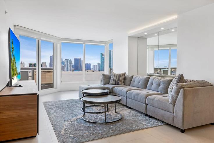 North Bayshore Driveにある2件の寝室・家具付きアパート(1054088P、Miami、Miami)写真 1枚 North Bayshore Driveにある2件の寝室・家具付きアパート(1054088P、Miami、Miami)写真 1枚