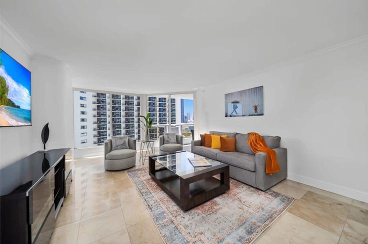 3 möblierte Einzimmerwohnung in North Bayshore Drive 1054095P , Miami, Miami, Foto 1 3 möblierte Einzimmerwohnung in North Bayshore Drive 1054095P , Miami, Miami, Foto 1