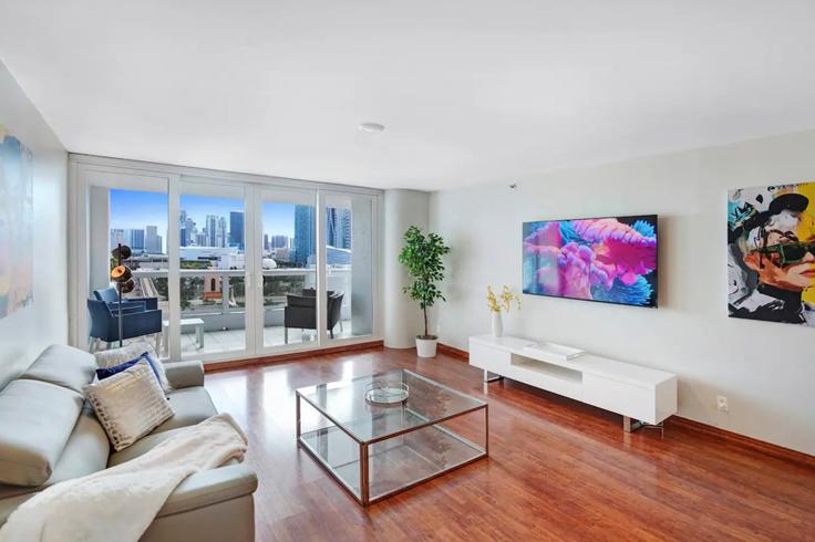 3 möblierte Einzimmerwohnung in North Bayshore Drive 1054110P , Miami, Miami, Foto 1 3 möblierte Einzimmerwohnung in North Bayshore Drive 1054110P , Miami, Miami, Foto 1