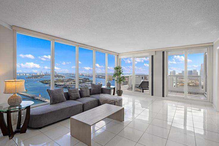 North Bayshore Driveにある2件の寝室・家具付きアパート（1054122P、Miami、Miami）写真 1枚