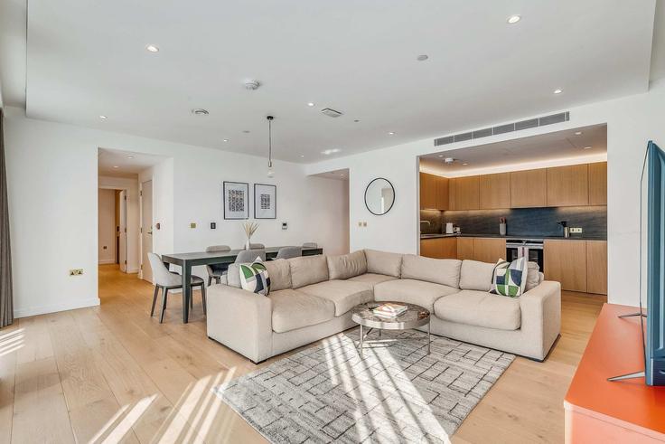 Salle de séjour élégante avec mobilier moderne dans un appartement à Building Camley Street - cozygroup - 1605829 à London Borough of Camden, London