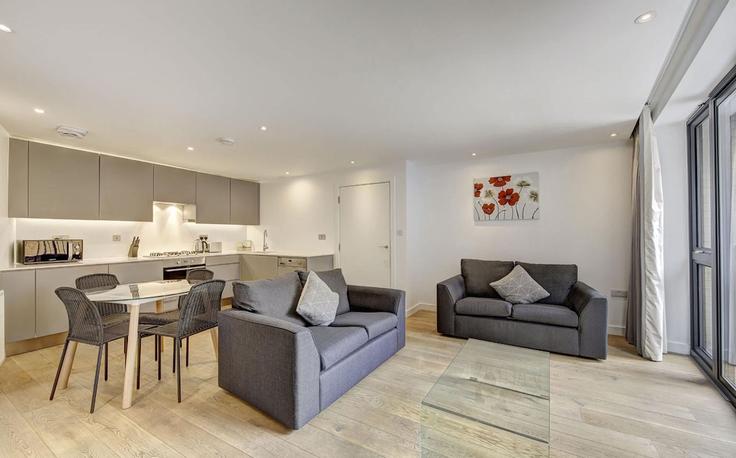 Salle de séjour élégante avec mobilier moderne dans un appartement à Building Weston Street - cozygroup - 1643039 à London Borough of Southwark, London