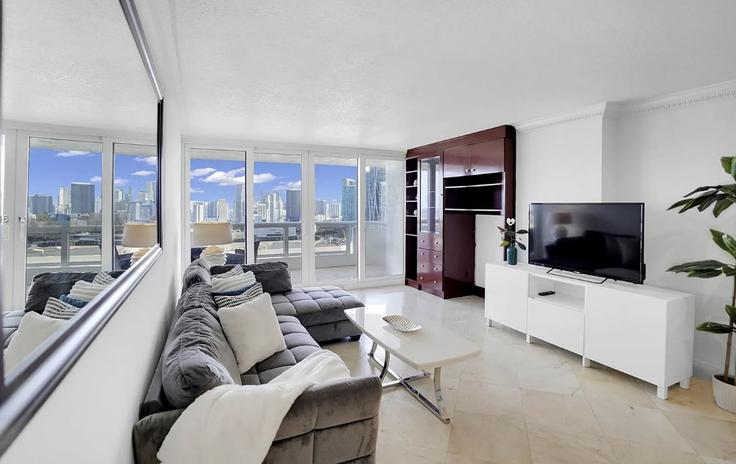 1 bedroom furnished apartment in North Bayshore Drive 1054120P, Miami, Miami, photo 1
