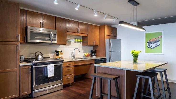 Dallas, Dallas에 위치한 Building Elm Street - cozysuites-guesty - 1014207 - DFW의 프리미엄 아파트에서 만나는 세련되고 기능적인 최고급 주방