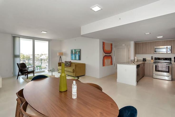 MiamiMiami의 Southwest 27th Avenue(1272099P)에 위치한 3베드룸 풀퍼니시드 아파트 - 사진1 MiamiMiami의 Southwest 27th Avenue(1272099P)에 위치한 3베드룸 풀퍼니시드 아파트 - 사진1