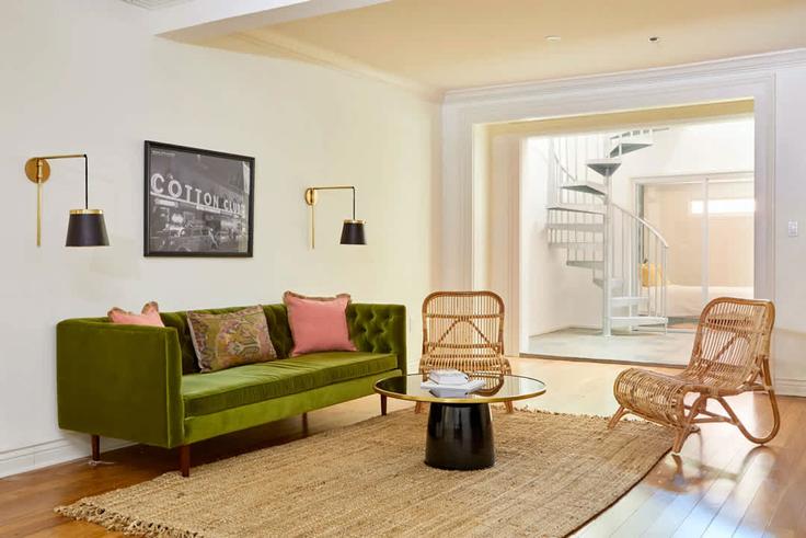 Elegante sala de estar con mobiliario moderno en un apartamento en Building North Rampart Street - cozysuites-guesty - 1272394 - USA en New Orleans, New Orleans Elegante sala de estar con mobiliario moderno en un apartamento en Building North Rampart Street - cozysuites-guesty - 1272394 - USA en New Orleans, New Orleans