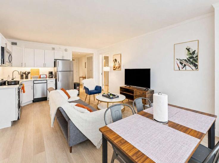 Elegante sala de estar con mobiliario moderno en un apartamento en Building Pacific Avenue - cozysuites-guesty - 1571562 en Atlantic City, Atlantic City Elegante sala de estar con mobiliario moderno en un apartamento en Building Pacific Avenue - cozysuites-guesty - 1571562 en Atlantic City, Atlantic City