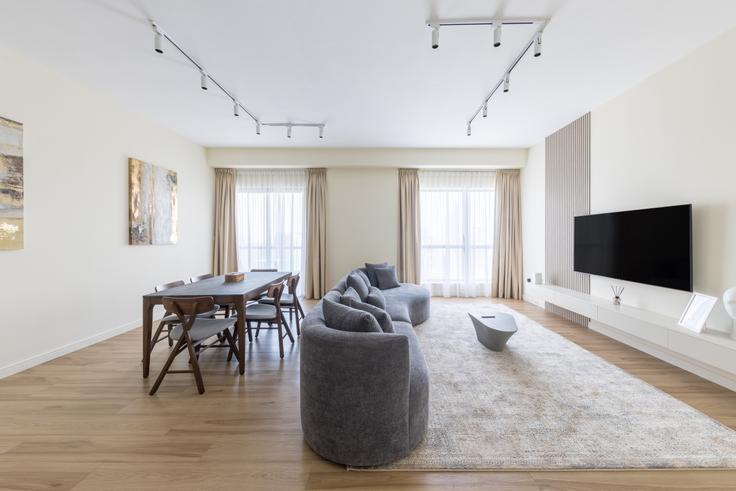 Salle de séjour élégante avec mobilier moderne dans un appartement à Building Al Gharbi Street - daify - 1318606 à Dubai Marina, Dubai Salle de séjour élégante avec mobilier moderne dans un appartement à Building Al Gharbi Street - daify - 1318606 à Dubai Marina, Dubai