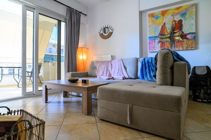 Athens South AthensのBuilding Irakliou - district - 1237477 - ATHのアパートメントにある、モダンな家具を備えたエレガントなデザインのリビングルーム Athens South AthensのBuilding Irakliou - district - 1237477 - ATHのアパートメントにある、モダンな家具を備えたエレガントなデザインのリビングルーム