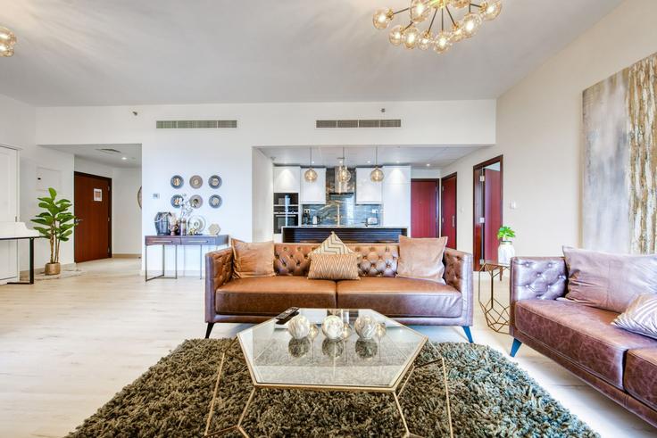 Dubai Marina, Dubai에 위치한 Building King Salman Bin Abdulaziz Al Saud Street - dlx-holiday-homes - 1238624 - DXB 아파트의 세련된 인테리어가 돋보이는 거실